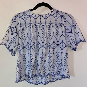 Super cute white and blue short sleeve blouse